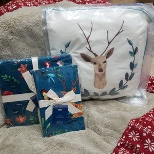 Pier 1 Woodland Critters full/queen duvet cover